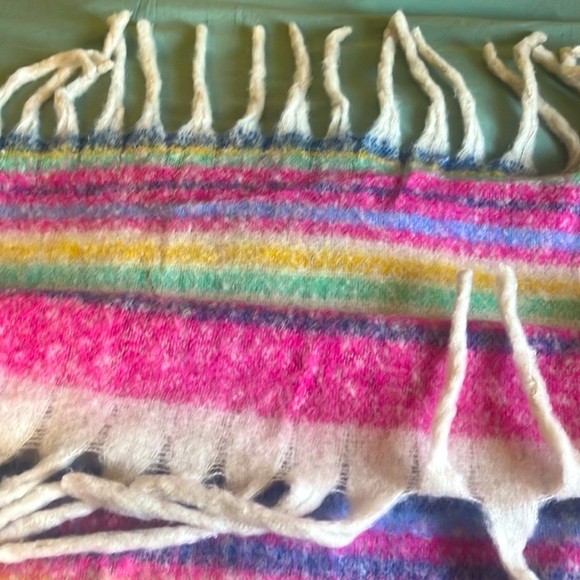 NWT Free people Fringe Throw. Fun pop of color throw with super cute fringe. - Picture 5 of 8
